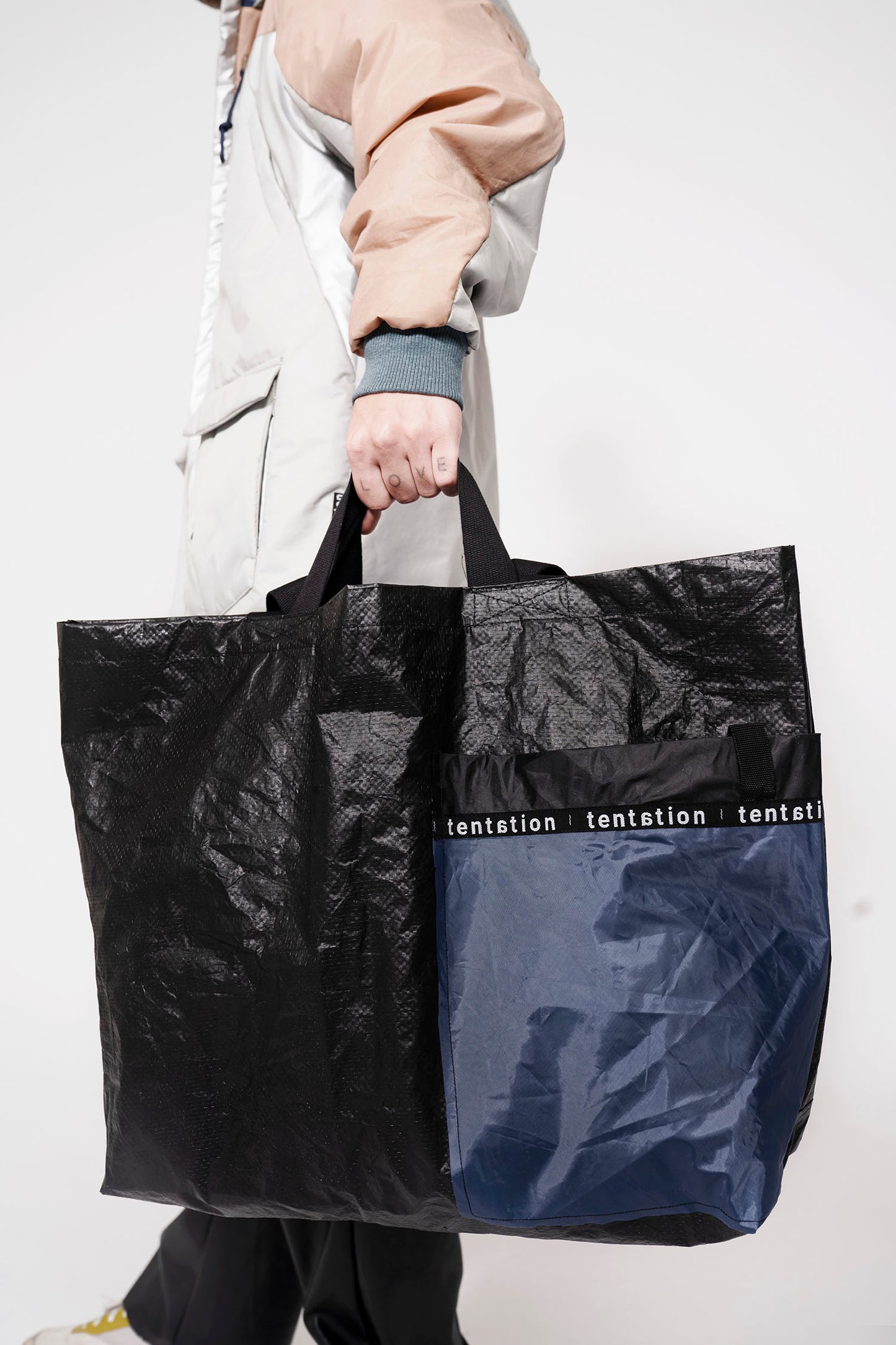 tarp/UT:multi-shopper:L