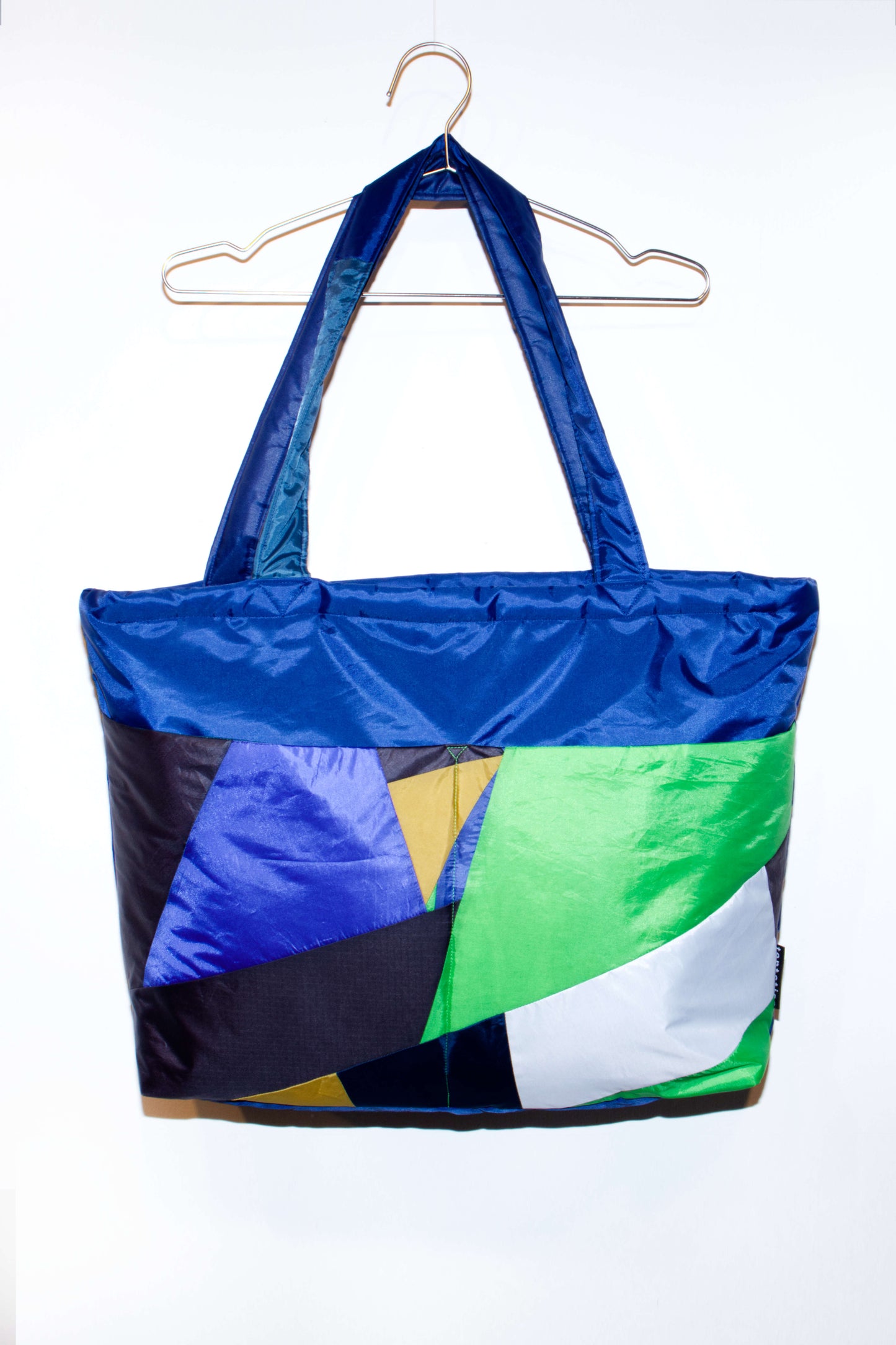 fluffy puffy shopper XL chaotic patch